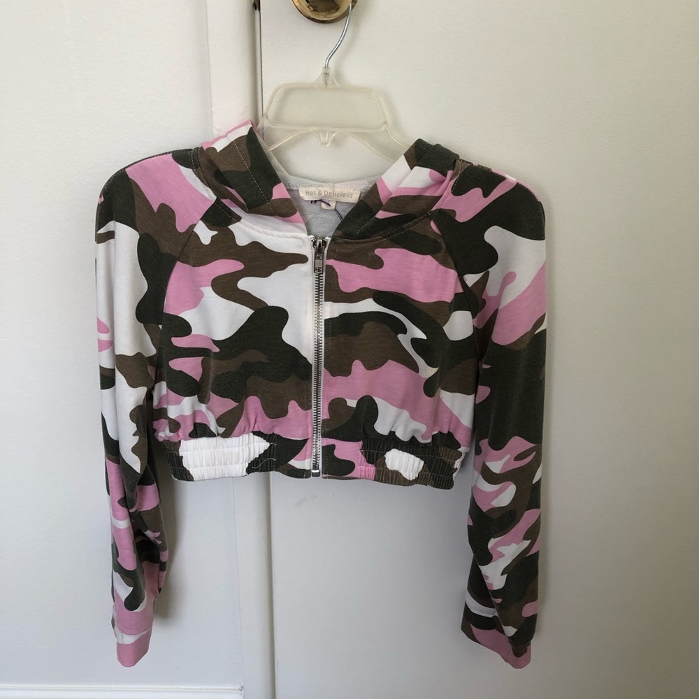 cropped hoodie